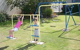 Aaa Thames Court Motel